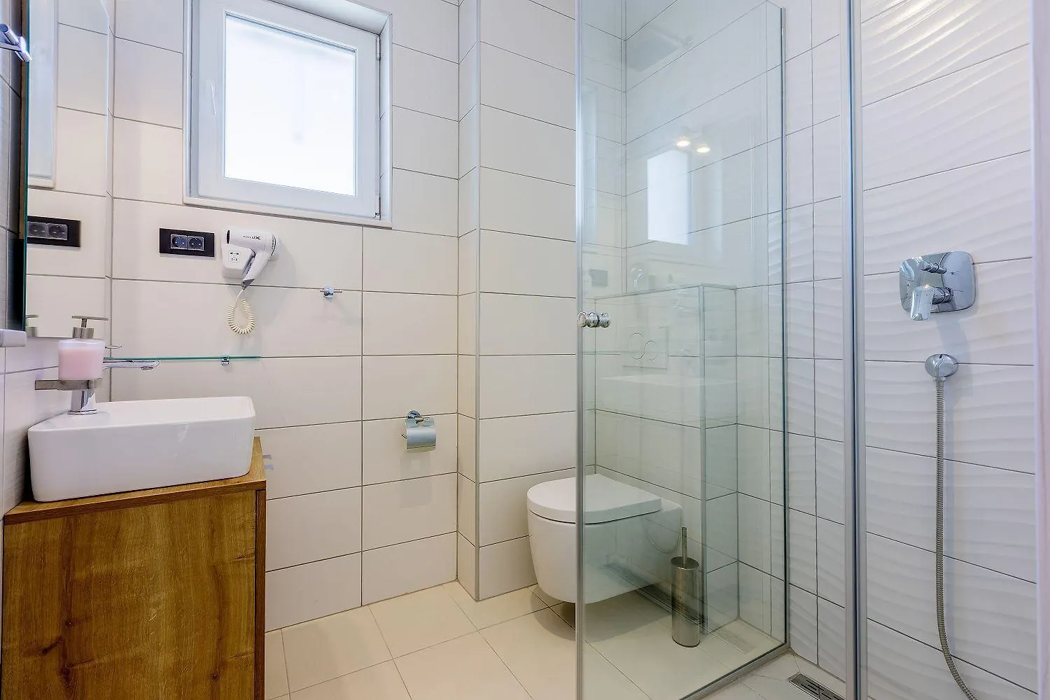 Exquisites Apartment Mit Meerblick, Sauna, Gym, Pool, Klimatisierten Schlafzimmern - Nur 500 Meter Zum Strand Crikvenica Croatia