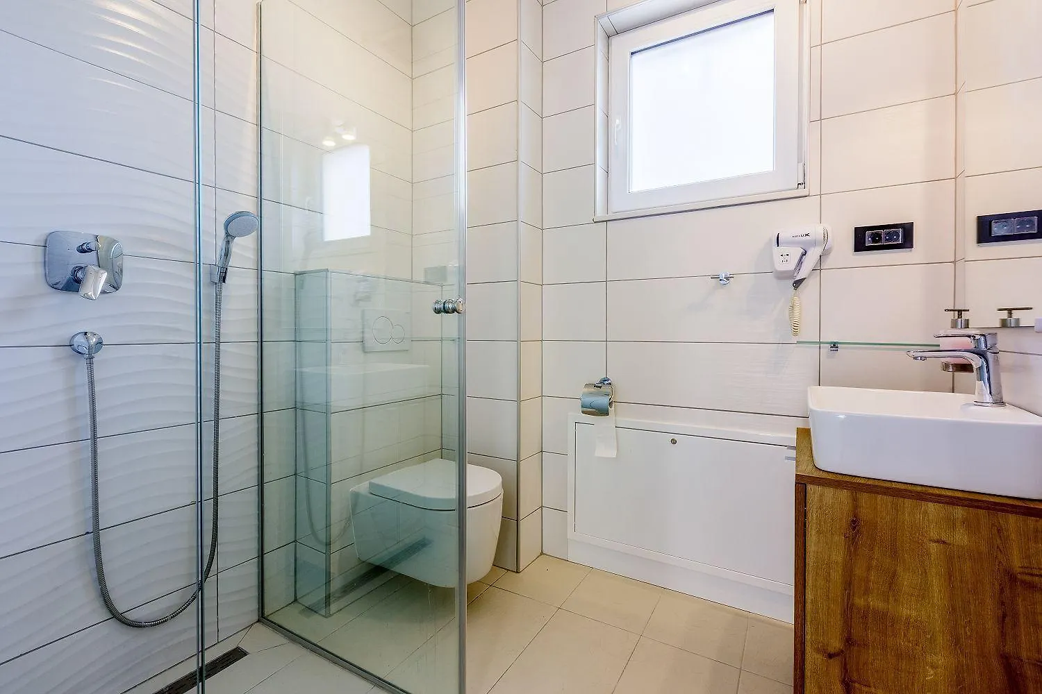 Exquisites Apartment Mit Meerblick, Sauna, Gym, Pool, Klimatisierten Schlafzimmern - Nur 500 Meter Zum Strand Crikvenica