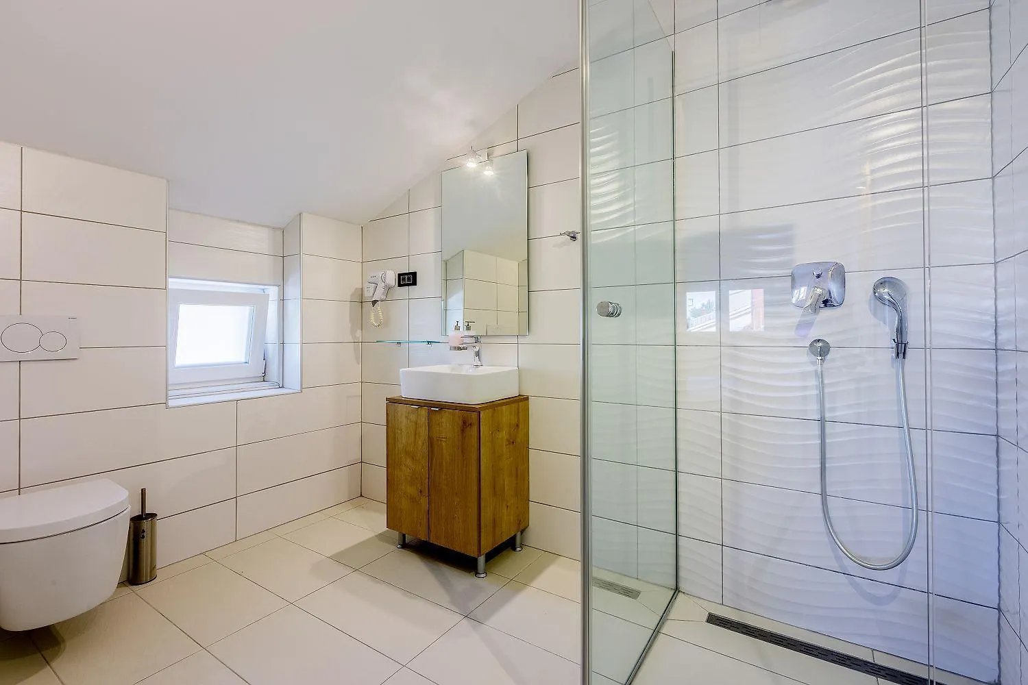 Exquisites Apartment Mit Meerblick, Sauna, Gym, Pool, Klimatisierten Schlafzimmern - Nur 500 Meter Zum Strand Crikvenica
